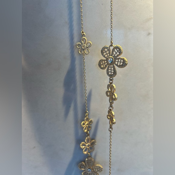 Daisy Chain Necklace - Picture 2 of 4